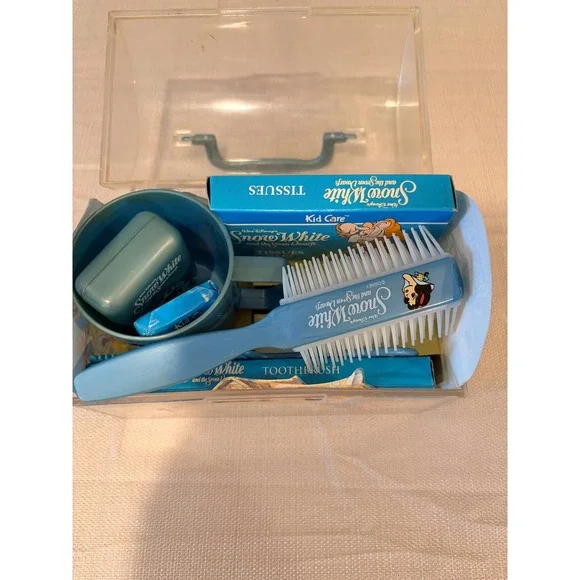 Vintage 1980s Disney Snow White Kid Care Travel Case Brush Comb Set - Picture 6 of 6
